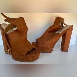 Thick Heels by Lilana